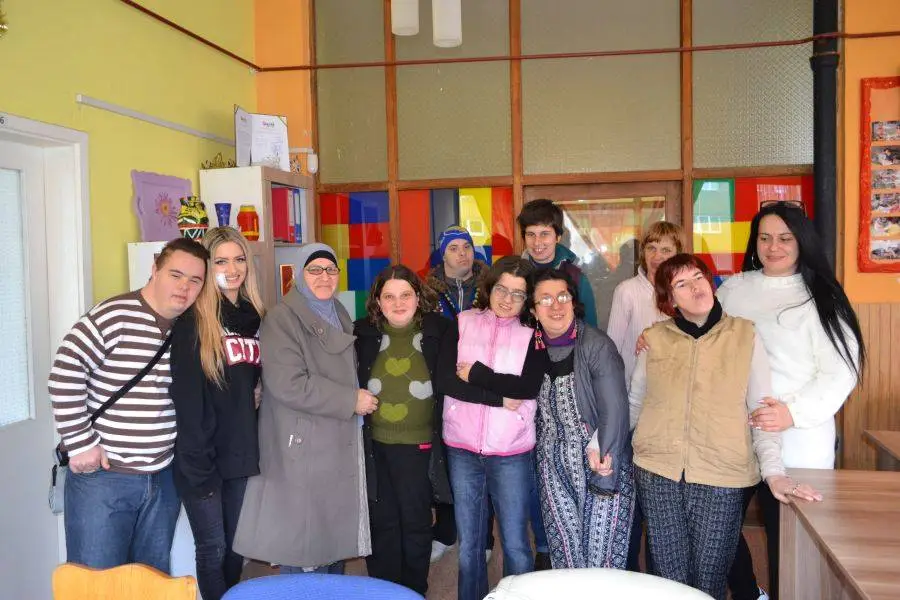 32087217 1573632339425771 1883806852555210752 N